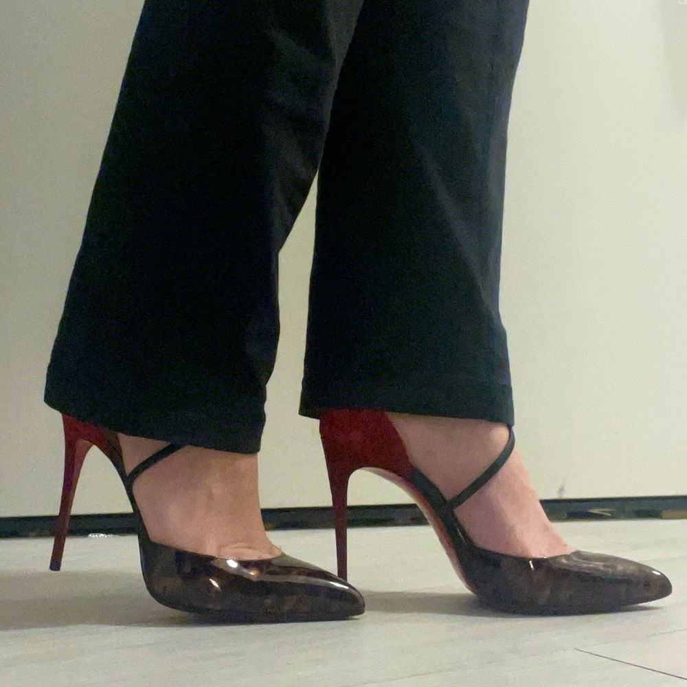 Christian Louboutin. Authentic. Only worn a few times. - Picture 5 of 10